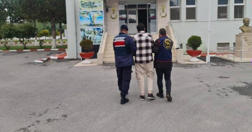 Kendisini jandarma olarak tanıtıp yaşlı adamdan 30 bin lira çaldı.