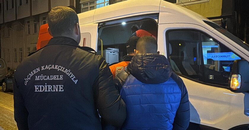Tekirdağ'da 12 kaçak göçmen yakalandı