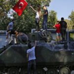 15 Temmuz darbe girişimiyle ilişkili olduğu iddiasıyla 61 muvazzaf asker tutuklandı