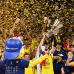 Fenerbahçe Beko kupasını kaldırıyor! Taraftarlar Bağdat Caddesine akın etmiş durumda… Her yer Sarı-Lacivert!