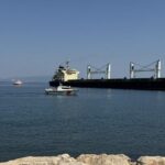 Tekirdağ’da kıyıya 30 metre mesafede karaya oturan gemiyi kurtarma çalışmalarına devam edilecek