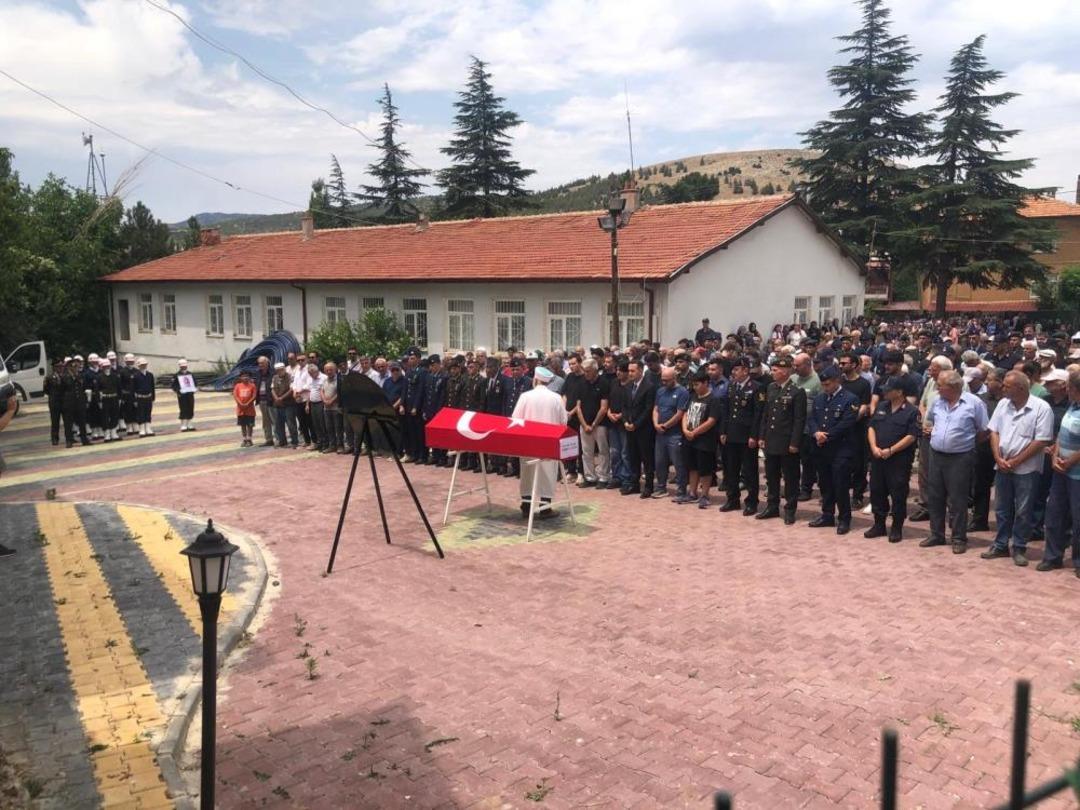 Cyprus Huyuk'un emektarı bir törenle son yolculuğuna atıldı 2