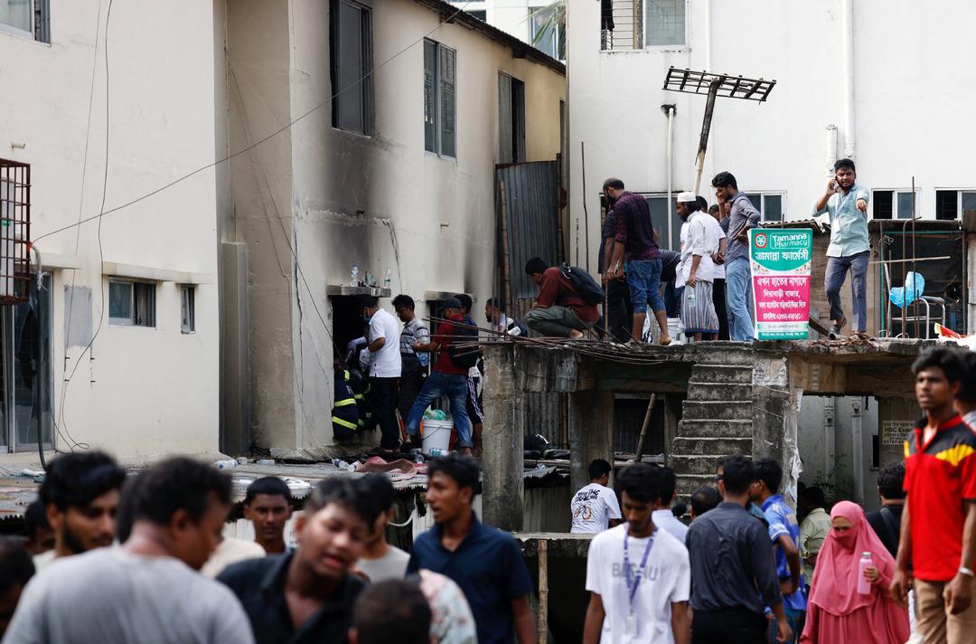 Son Dakika | Yaşam kaybı arttı! Dünya Okul Kampüsü'ndeki felaketten bahsediyor: Dövüş uçağına düşen Bangladeş'in görüntüleri 3 geldi