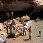Datça’da sahilde dinlenen fok için bölgeye güvenlik şeridi çekildi