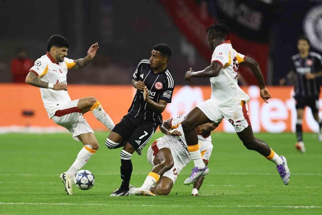 Frankfurt'un önünde Galatasaray Şampiyonlar Ligi 10 dakika içinde dağıldı! 3