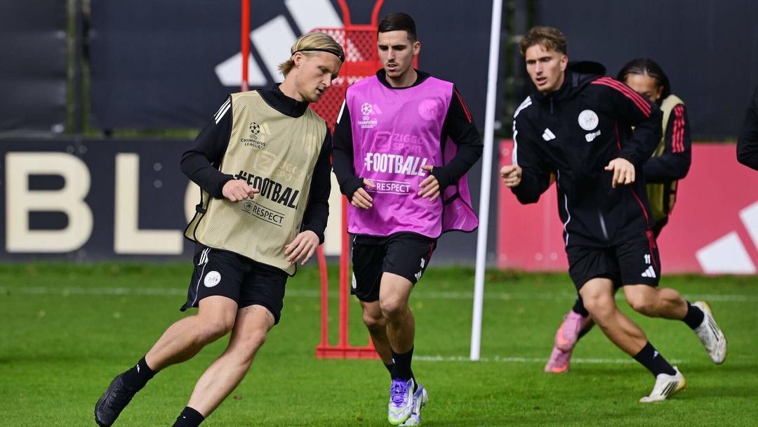 Ajax Teknik Direktörü John Heitinga'dan Galatasaray maçı öncesi açıklama geldi! Kasper Dolberg ve Steven Berghuis yarın ayrılacak 3