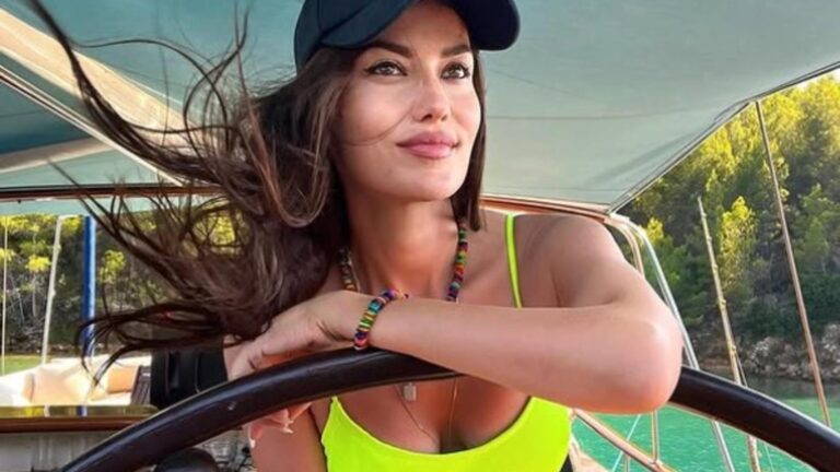 Fahriye Evcen sezonu erken açtı! Plajdan ilk paylaşım geldi