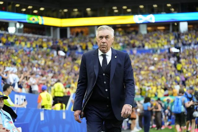 İtalyan Carlo Ancelotti’nin Brezilya milli marşını söylediği anlar…