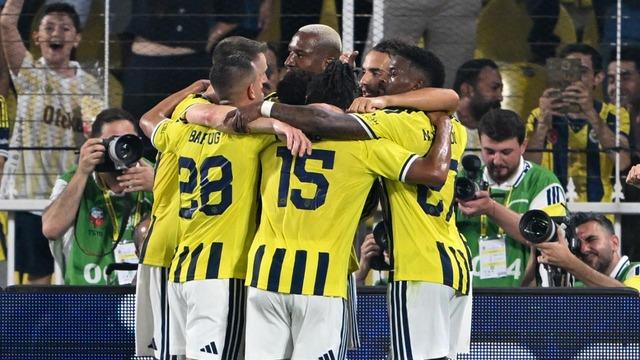 Fenerbahçe’de Sturm Graz maçı öncesi sürpriz değişiklik!